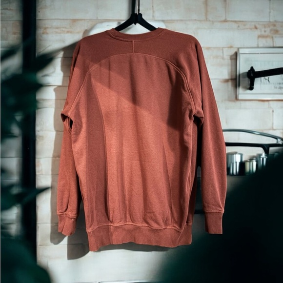 Gymshark Apollo Crewneck Sweatshirt with Relaxed Fit - Picture 9 of 11